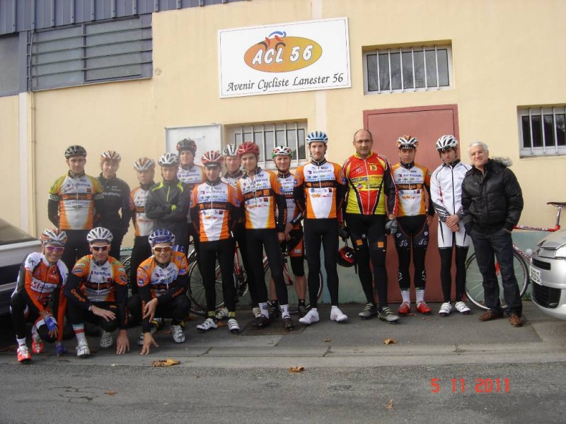 Les juniors-séniors de l'AC LANESTER 56 ont repris l'entrainement par une sortie de 2H dans la bonne humeur ! (photo J-Marc Morvan)