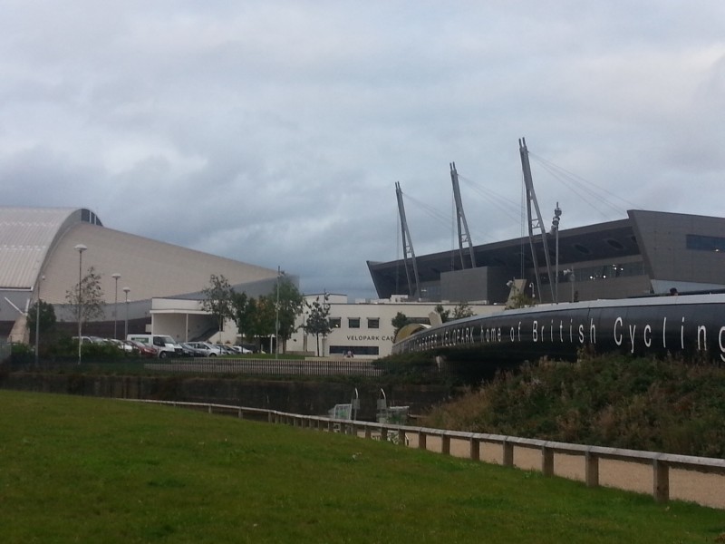 Vue extérieure du vélodrome de Manchester qui accueillait ces championnats du Monde sur piste (photo Emilie Redondo)